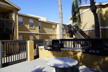 Beautiful courtyard with picnic pavilion and bbq grills